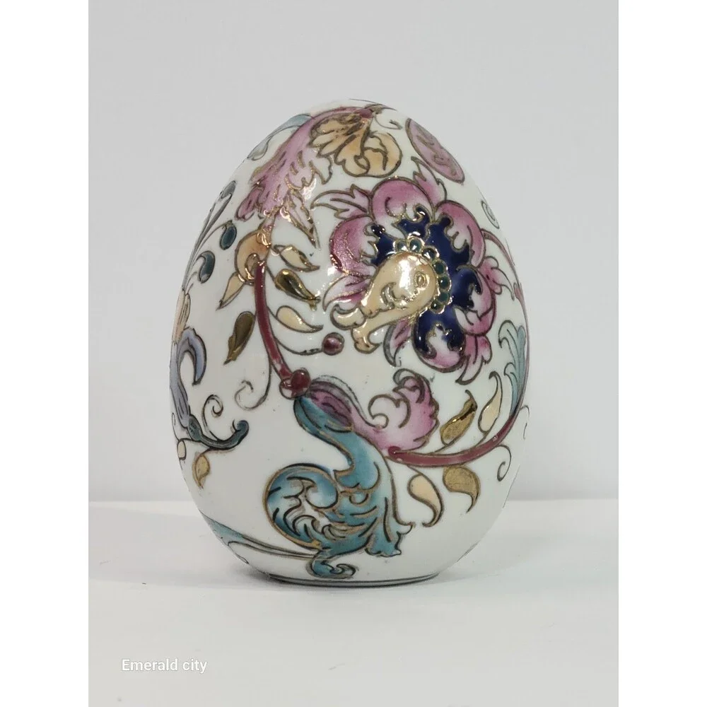 Vtg Chinese Asian Etched Hand Painted White Moriage Porcelain Egg Wooden Stand